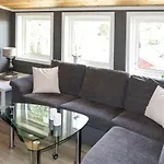 Doghouse By Interhome